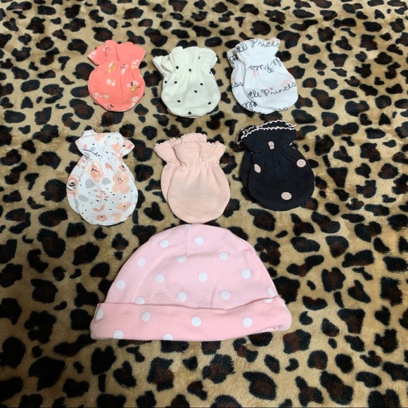Carter's Other - 🧸10/$10🧸 Carter's 3 Month Hat & Gerber Newborn Mittens
